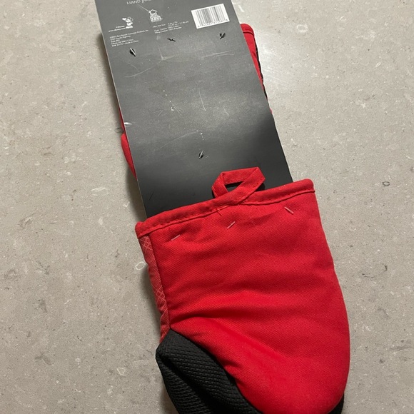 Disney Mickey & Minnie Mouse, His & Hers Mini Oven Mitts - NWT - Picture 4 of 5